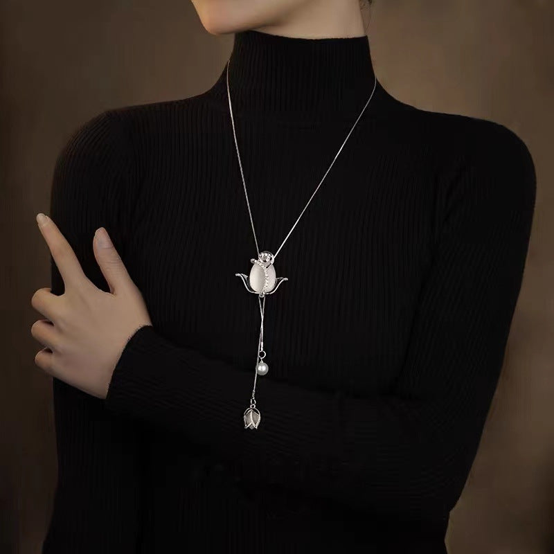 Tulpen-Halskette mit verstellbarer Länge für einen eleganten Look