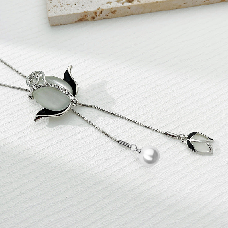 Tulpen-Halskette mit verstellbarer Länge für einen eleganten Look