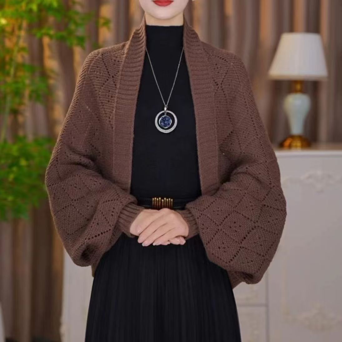 🔥2025 New Fashion🎀Fashion Hollow Out Knitted Shawl Coat