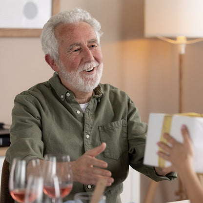 Suis-en-refroidissement de l'été pour homme d'âge moyen