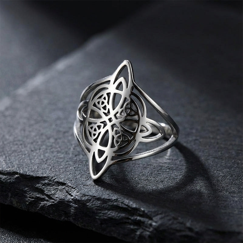 Witch's Knot Celtic Ring