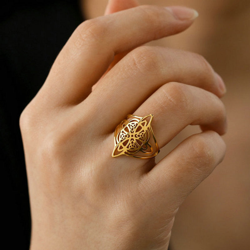 Witch's Knot Celtic Ring