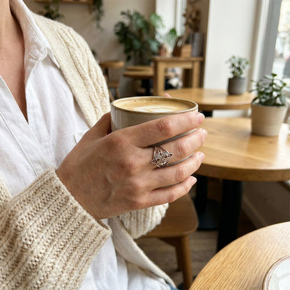 Witch's Knot Celtic Ring