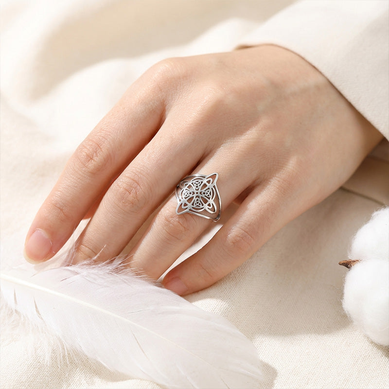 Witch's Knot Celtic Ring