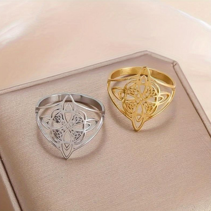 Witch's Knot Celtic Ring