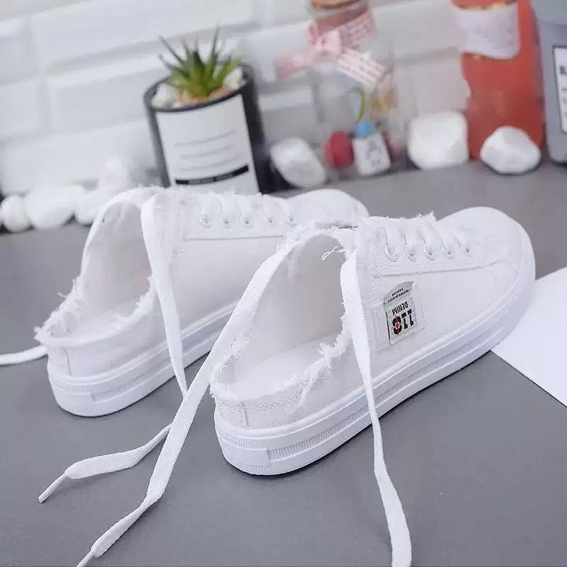 Women's Denim Mule Sneakers – Frayed Edges, Slip-On & Flat Sole – Effortlessly Cool & Comfortable ✨